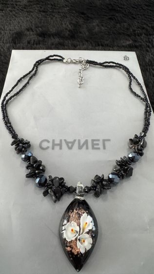 อื่นๆ สร้อยคอและจี้ Murano Glass White ORCHID Black Pendant Necklace สร้อยคอจี้รูปกล้วยไม้สีขาวแก้วมูราโน่สี