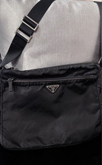 ไม่ระบุ ผ้า กระเป๋าสะพายไหล่โลโก้สามเหลี่ยม Prada Nylon Tessuto สีดำ 3 ช่องซิป