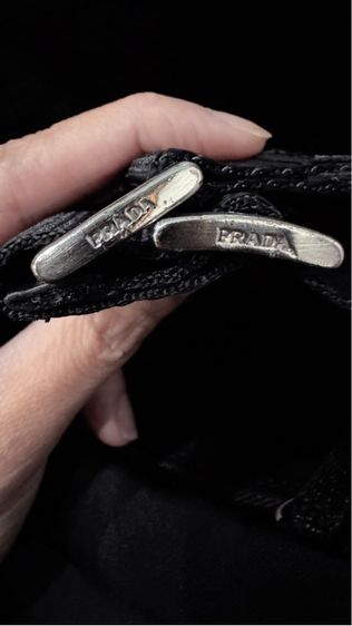 กระเป๋าสะพายไหล่โลโก้สามเหลี่ยม Prada Nylon Tessuto สีดำ 3 ช่องซิป รูปที่ 11