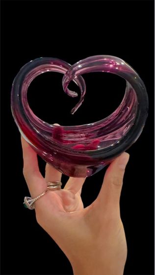 Sghr Heart Curva  Purple Glass Heart แจกันแก้วรูปหัวใจ สีม่วง รูปที่ 4