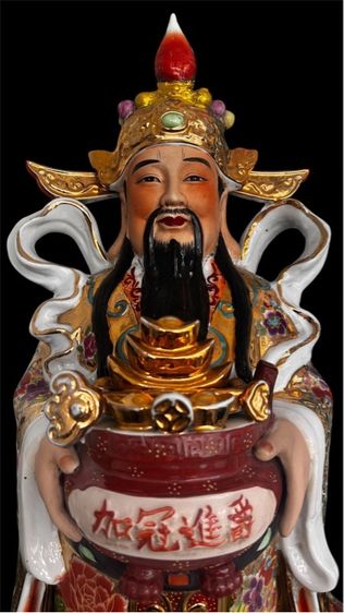 เทพเจ้าแห่งโชคลาภไฉ่ซิงเอี๊ย อุ้มก้อนทอง สัญลักษณ์ของความร่ำรวย งานกระเบื้องกังไส ชุบทอง 24K รูปที่ 2