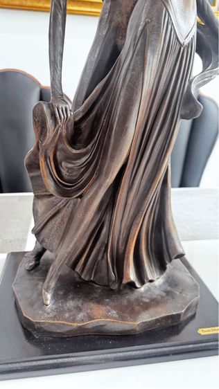 คู่รักนักเต้นรำที่กำลังจูบพรอดรัก งานอาร์ท ของเกาหลี  รูปที่ 4