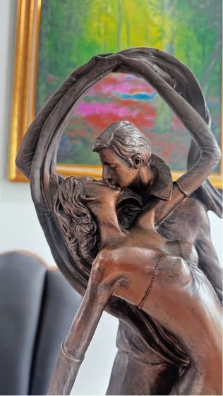 คู่รักนักเต้นรำที่กำลังจูบพรอดรัก งานอาร์ท ของเกาหลี  รูปที่ 2