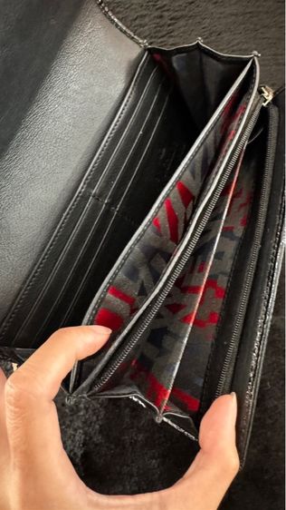 กระเป๋าสตางค์พับยาว Vivienne Westwood ORB หนังเคลือบอีนาเมล รูปที่ 7