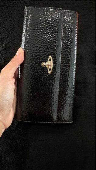 กระเป๋าสตางค์พับยาว Vivienne Westwood ORB หนังเคลือบอีนาเมล รูปที่ 2