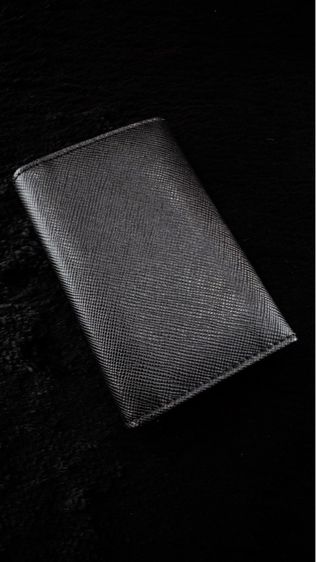 กระเป๋าหนังใส่กุญแจ Prada โลโก้ Prada สีดำ อะไหล่สีเงิน 6 กุญแจ รูปที่ 3