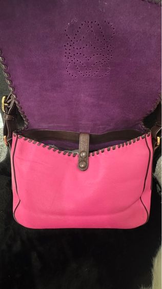 กระเป๋าถือสะพายไหล่ สไตน์บาแกตต์ หนังสีชมพูและแดง Loewe รุ่น Luca Anagram รูปที่ 7