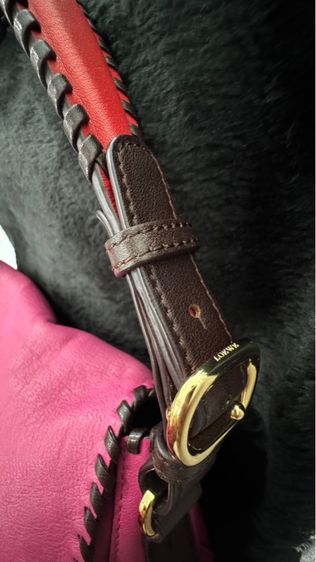 กระเป๋าถือสะพายไหล่ สไตน์บาแกตต์ หนังสีชมพูและแดง Loewe รุ่น Luca Anagram รูปที่ 6