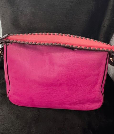 กระเป๋าถือสะพายไหล่ สไตน์บาแกตต์ หนังสีชมพูและแดง Loewe รุ่น Luca Anagram รูปที่ 13