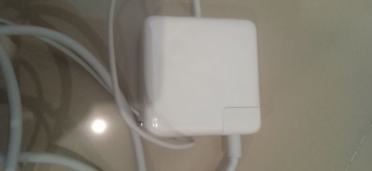 สายชาร์จแบ​ต ของ​ แอปเปิ้ล