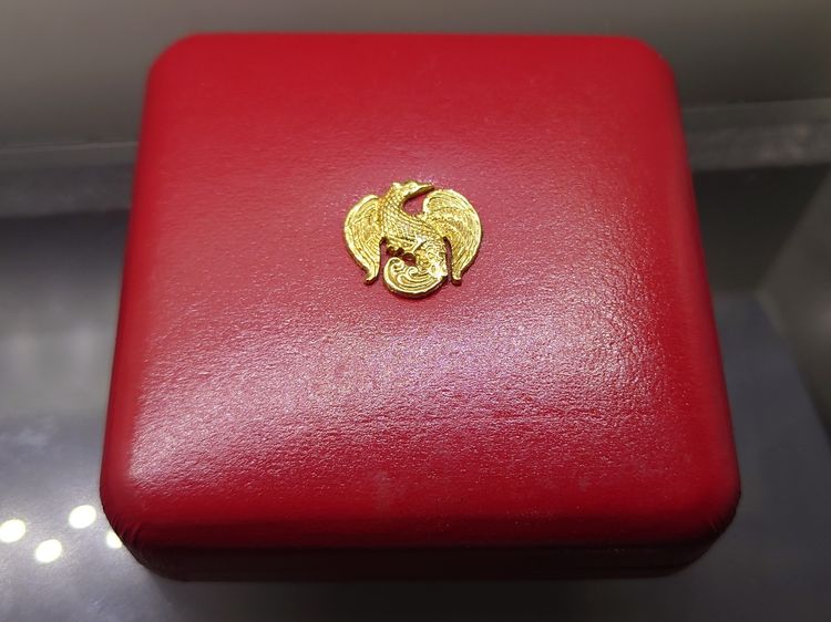 เหรียญ 600 บาท เงินขัดเงา ที่ระลึก 50 พรรษา สมเด็จพระบรมโอรสาธิราชๆ พ.ศ.2545 พร้อมกล่อง สภาพสวย รูปที่ 6