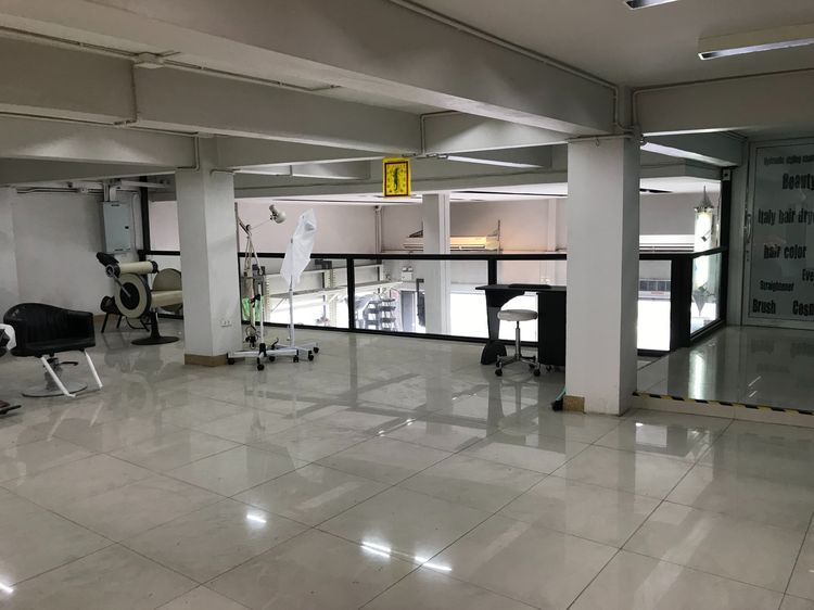 ให้เช่าตึกแถว 3 คูหา ติดริมถนนใหญ่รามคำแหง รูปที่ 2