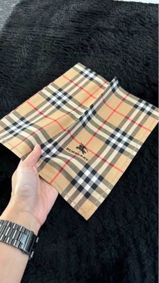 ผ้าเช็ดหน้า Burberry
