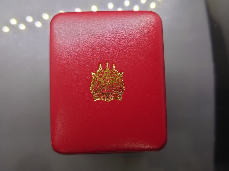 เหรียญ ร.5 ที่ระลึกครบรอบ 111 ปี โรงเรียนนายร้อยพระจุลจอมเกล้า จปร เนื้อเงิน พ.ศ.2541 พร้อมกล่องเดิม รูปที่ 8