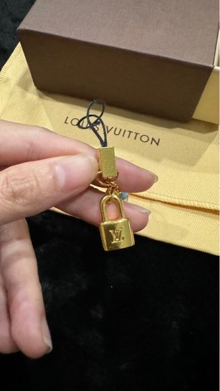 LOUIS VUITTON สายคล้องโทรศัพท์ กระเป๋า รูปที่ 3
