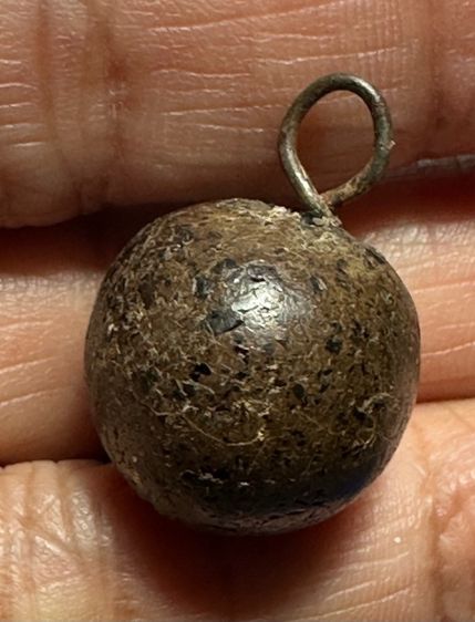 ลูกอมเนื้อผงคลุกรัก ล.พ.ไล้(ร้าย) วัดเขายี่สาร