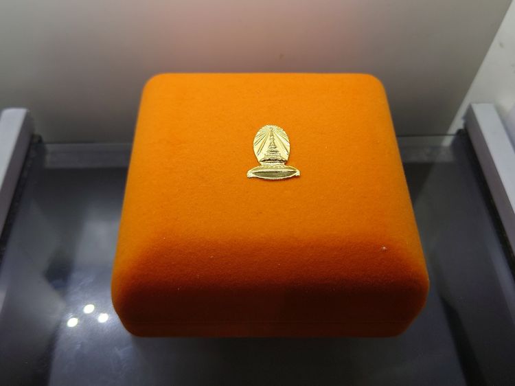 เหรียญที่ระลึกสร้างพระบรมราชานุสาวรีย์ ณ ป้อมพระจุล รุ่นแรก เนื้อเงิน บล็อกกษาปณ์ ขนาด 2.7 เซน ปี2535 พร้อมกล่องเดิม ไม่ผ่านใช้ รูปที่ 8