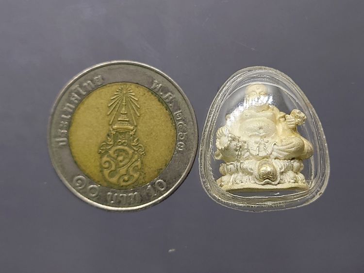 รูปหล่อพระสังกัจจายน์ วัดโพธิ์แมน เนื้อเงินขัดเงาพ่นทราย โครงการสร้างพระศรีอาริยเมตตรัย มหาโพธิสัตว์ พ.ศ.2540 พร้อมกล่องเดิมๆจากวัด รูปที่ 8