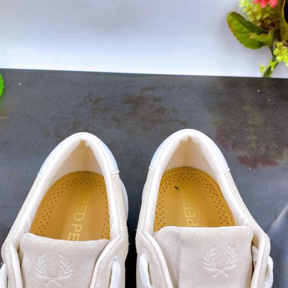 รองเท้า FRED PERRY หนังกลับ เบอร์ US 7 cm 26 คนเท้า 25.5-26.5 cm ใส่ได้ครับ สภาพพื้นเต็ม สภาพใหม่ ทรงสวย ตัดเย็บดีมาก หายากน่าสะลมครับ รูปที่ 6