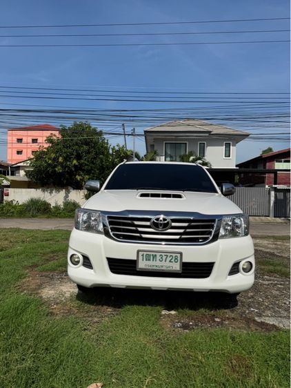 รถ Toyota Hilux Vigo Champ Smart Cab 2.5 E สี ขาว