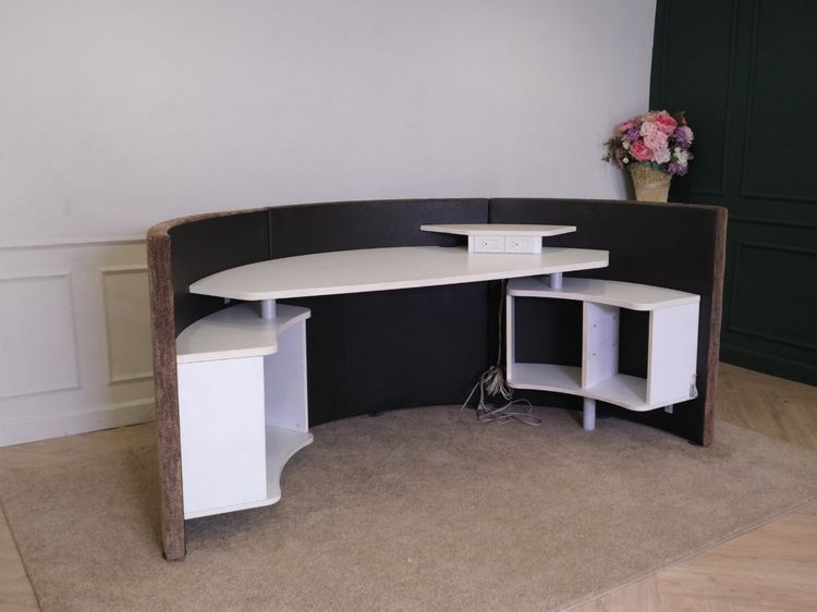 เคาน์เตอร์แผนกต้อนรับ ครึ่งวงกลม โครงไม้ สีน้ำตาล รูปที่ 5