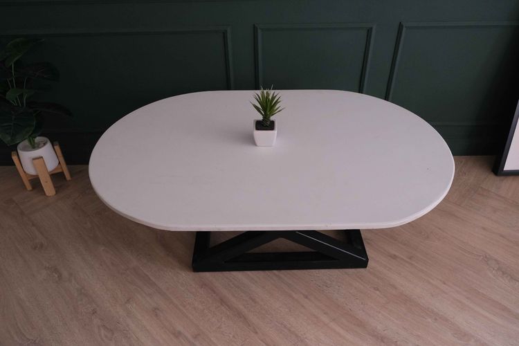 โต๊ะกลาง ท็อปหินขาว โครงเหล็กหนาดำ มุมโค้ง  รูปที่ 2