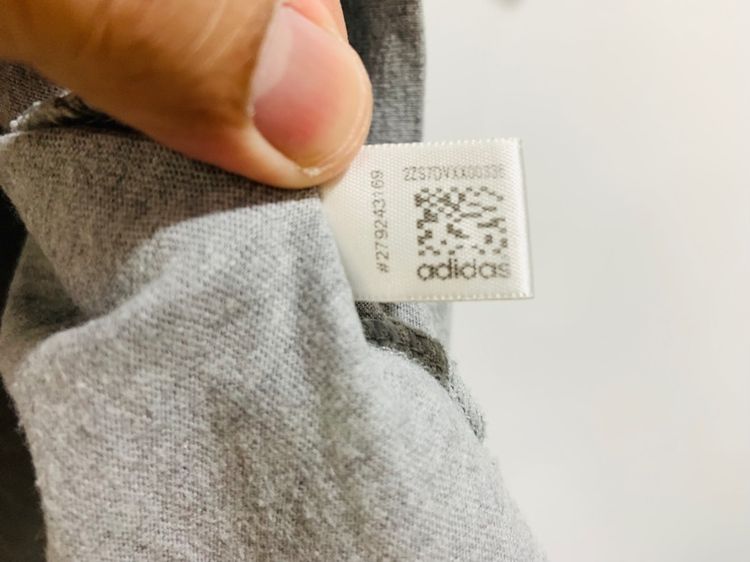 เสื้อยืด ADIDAS 💯 size M ขนาดอก 20.5 ยาว 27 นิ้ว สภาพดีมาก ดีเทลสวย ผ้าบางใส่สบายหายากน่าสะสมครับ รูปที่ 5