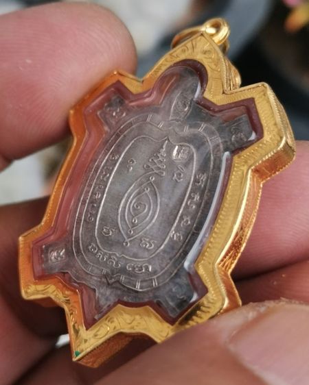 เหรียญพญาเต่าเรือน ไตรมาส พิมพ์เล็ก เนื้อเงินแท้ อุนอน หลวงปู่หลิว  ปี 36 เลี่ยมทองคำแท้  ราคาดีที่สุดแบ่งปันครับ รูปที่ 14