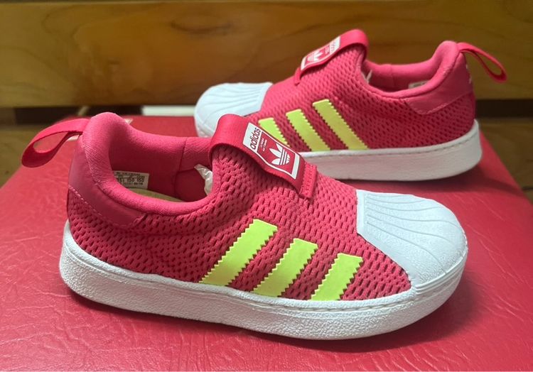 🌈 รองเท้าเด็ก  Adidas Kids 👉แบรนด์ Adidas แท้💯แบรนด์ดัง💯🌈 รูปที่ 4
