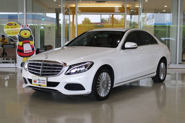 รถ Mercedes-Benz C-Class C300 สี ขาว