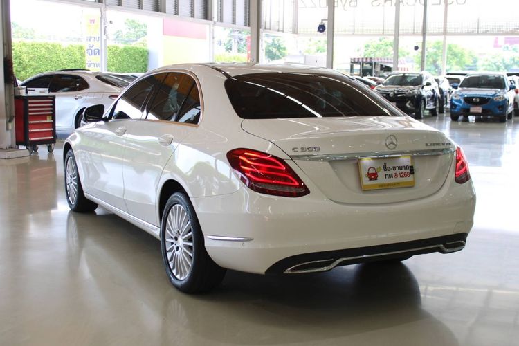 Mercedes-Benz C-Class 2015 C300 Sedan ไฮบริด เกียร์อัตโนมัติ ขาว รูปที่ 4