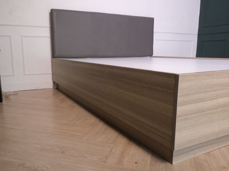 เตียงนอนพร้อมหัวเตียง มี 2 ลิ้นชักข้างเตียง โครงไม้ สีน้ำตาล รูปที่ 9