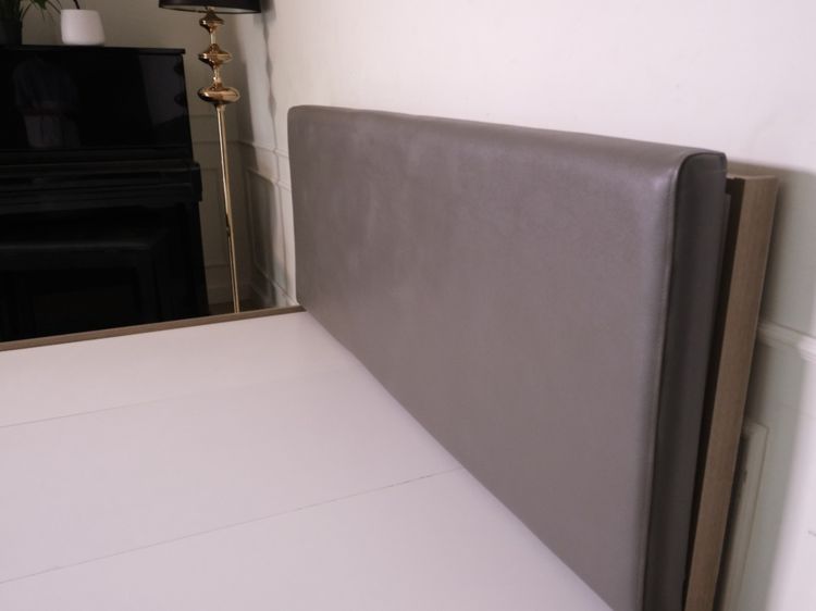 เตียงนอนพร้อมหัวเตียง มี 2 ลิ้นชักข้างเตียง โครงไม้ สีน้ำตาล รูปที่ 4