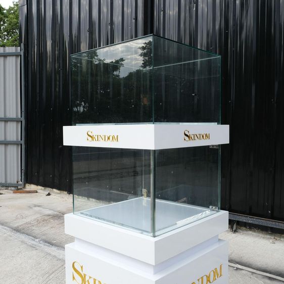 ตู้จิวเวลรี่ ตู้กระจกโชว์สินค้า แบบ 2 ชั้น โครงไม้ไฮกรอสสีขาว มีตู้เก็บของด้านล่าง รูปที่ 2