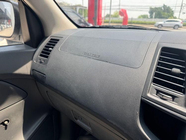 Toyota Hilux Vigo Champ 2014 2.5 J Single Cab Pickup ดีเซล ไม่ติดแก๊ส เกียร์ธรรมดา ขาว รูปที่ 4