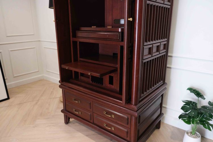 ตู้ไม้สัก 4 บานเปิด งานคุณภาพจากโรงแรม 5 ดาว รูปที่ 5