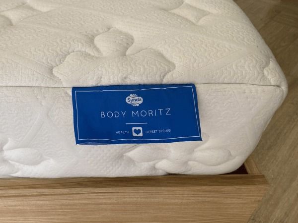 เซ็ตห้องนอน ตู้เสื้อผ้า เตียง 5 ฟุต ยี่ห้อ Koncept ที่นอนสปริง 5 ฟุต ยี่ห้อ Synda รูปที่ 6