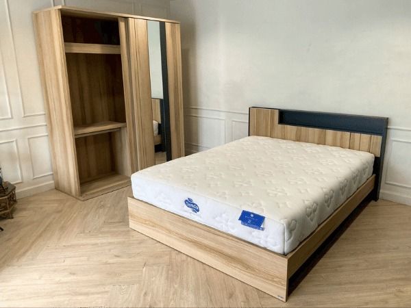 เซ็ตห้องนอน ตู้เสื้อผ้า เตียง 5 ฟุต ยี่ห้อ Koncept ที่นอนสปริง 5 ฟุต ยี่ห้อ Synda รูปที่ 3