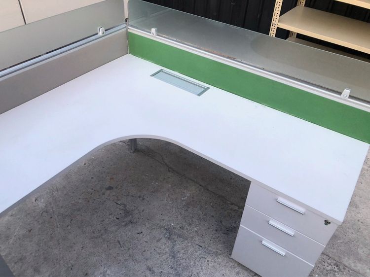 โต๊ะทำงานแอล พร้อมตู้เอกสาร สีเทาอ่อน รูปที่ 11