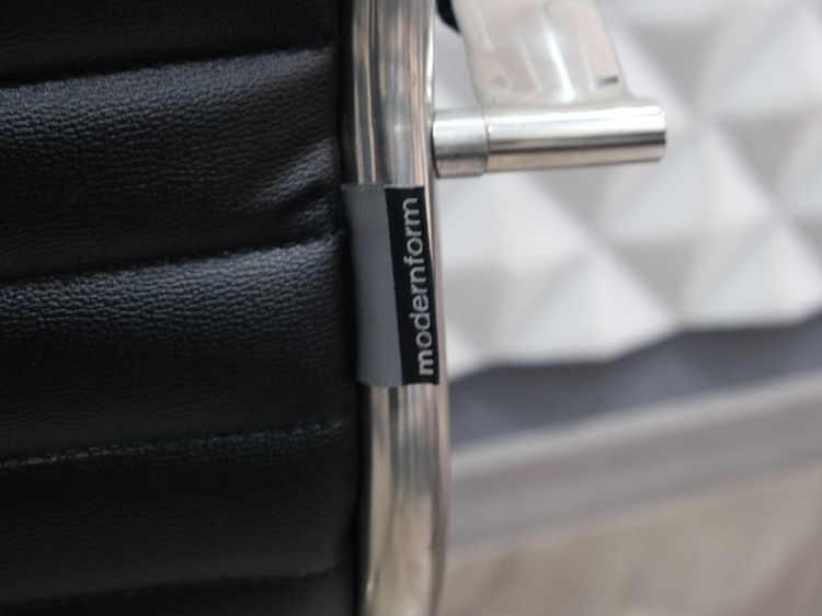 เก้าอี้สำนักงาน โครงเหล็ก เบาะหนัง สีดำ ยี่ห้อ Modernform รูปที่ 4