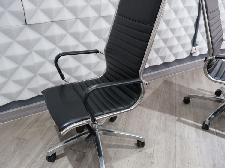 เก้าอี้สำนักงาน โครงเหล็ก เบาะหนัง สีดำ ยี่ห้อ Modernform รูปที่ 8