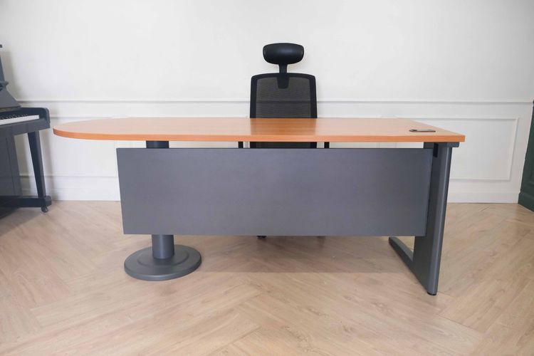 โต๊ะทำงานหน้าไม้ ขาเหล็ก หน้าโค้ง 1 ฝั่ง ยี่ห้อ Rockworth 180 cm รูปที่ 2