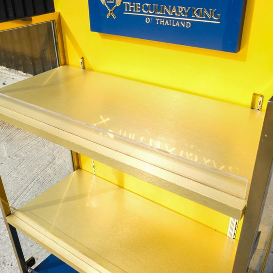 ชั้นวางสินค้า 3 ชั้นปรับระดับได้ สีเหลือง-น้ำเงิน โครงสแตนเลสสีทอง ติดกระจกด้านข้าง รูปที่ 4