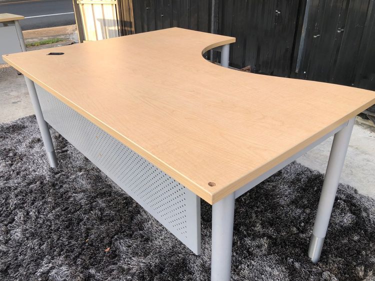 โต๊ะทำงานแอล โครงเหล็กสีเทา ท็อปไม้ รูปที่ 10