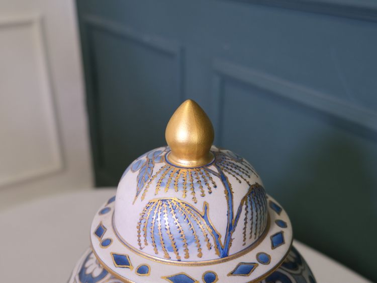 แจกันเซรามิก ประดับด้วขอบทองและน้ำเงินขาว รูปที่ 7