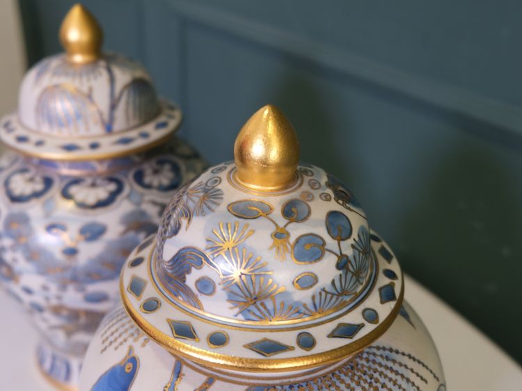 แจกันเซรามิก ประดับด้วขอบทองและน้ำเงินขาว รูปที่ 6