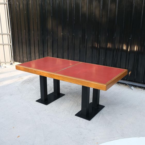 โต๊ะโครงไม้สัก ท็อปสีแดง ขาเหล็กหนาสีดำ งานเกรดโรงแรม รูปที่ 4