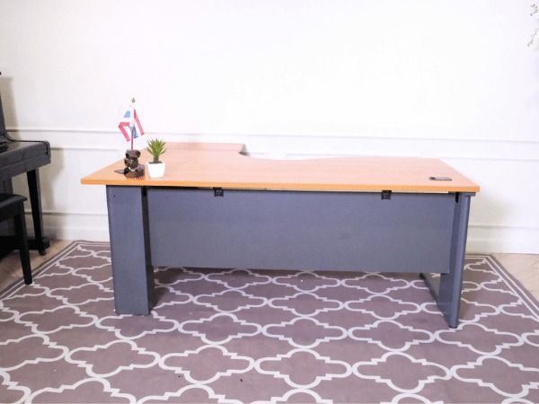 โต๊ะทำงานเข้ามุม L หน้าไม้สีน้ำตาล ขาเหล็กสีเทา ยี่ห้อ Rockworth 150-180 cm รูปที่ 2