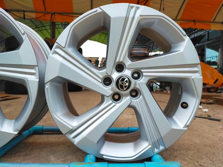 แม็กโตโยต้า ขอบ17 กว้าง6.5 et40 ป้ายแดง สีเดิมใส่ altis เซียนต้า วิช พรุส  อื่นๆ 5 รู 100 รูปที่ 3