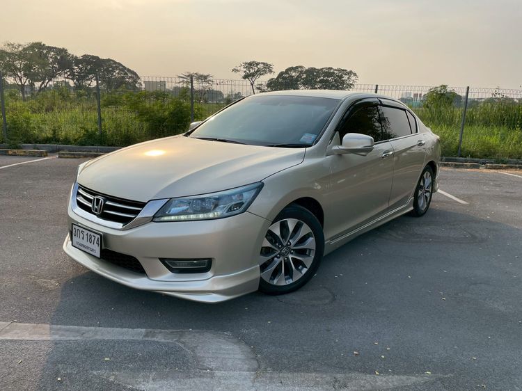 รถ Honda Accord 2.4 EL i-VTEC สี บรอนซ์ทอง